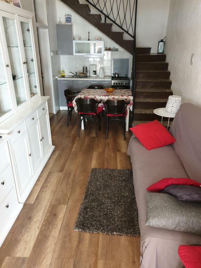 Neda Apartment *